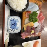 活魚 千葉屋 - 刺身盛り合わせ定食1,300円