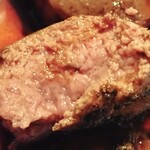 鉄板夢狂卍全色 - 石垣牛レバ断面（食べ掛け御免）