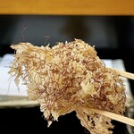 Tempura Tentsuyu - ヤングコーンに髭
                      髭にも少し衣を纏わせていますが、存外油を吸い過ぎず重くはないです！