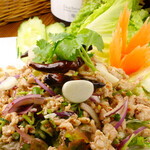 宮古島のタイ屋台 プラローマ - ラープガイ