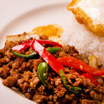 宮古島のタイ屋台 プラローマ - ガパオライス