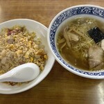 とん吉 - ラーメンとチャーハンの自力セット  腹ぱんです