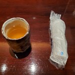 手打ち蕎麦 ひろ - 蕎麦茶とおしぼり