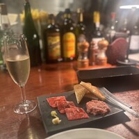 カルネジーオ イースト - 