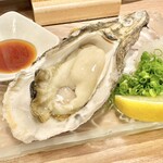 魚匠 はち六 - 岩ガキ（妻が注文）