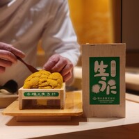 鮨 江藤 - 雲丹マウンテン❗️と、外国人の方々が、盛り上がっていた(笑)