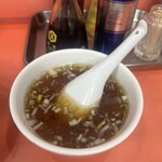 華萬 - 付属のスープは生姜が効いてる〜