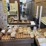 天然酵母のパンと生シフォンケーキ コボコボ 西府工場直売店 - 