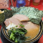 家系ラーメン とらきち家 - 