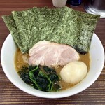武蔵家 川口店 - ラーメン800円麺硬め。海苔増し100円。