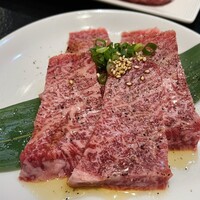 老舗精肉店直送 千種焼肉 飛騨牛の奴隷 千種店 - 