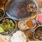 韓国焼肉 山賊 - 