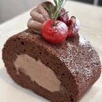 Natsu sora - アメリカンチェリーとショコラロールケーキ850円