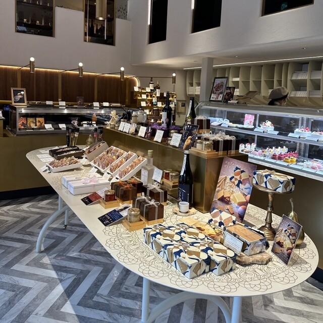 TEZUKAYAMA POIRE タケノウチ様 ポアール 帝塚山本店 | 洋菓子専門店「POIRE ポアール」大阪