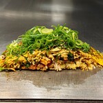 Okonomiyaki minato shouten hagakure - 湊スペシャル（断面）