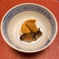 御料理 寺沢 - 三陸産ウニ、鮑水煮、餅米に添えて。