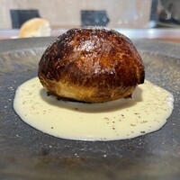 馳走西健一 - ハナダイのパイ包、玉ねぎソース