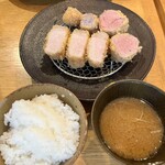 Tonkatsu Amon - 豚汁がついてくるのは嬉しいです。