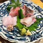 いのなかのかわず - さし盛り小　ハギ　キンメ　イサキ　イシダイ　美味