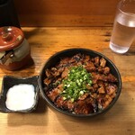 炭焼豚丼 豚野郎 - 