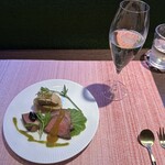 ワインバー TOS.KOBE - 鴨肉withキャビア、フォアグラ、ローストビーフ