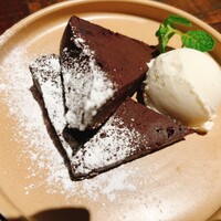 シャイニーアウル 表参道 - 