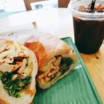 CHARM BAKERY VIETNAM - Chiken ＆ egg sandwich banh mi