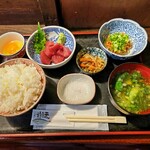 たか丸食堂 - 本鮪ブツ納豆定食(1000円)。