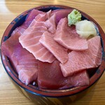 大和水産 - 大トロ中トロ4切ずつ。ご飯大盛でちょうど良い