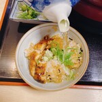 うなぎ石川 - お茶漬けを作ります。出汁では無く、お茶を使います。