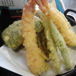 手打ちそば 光来 - 海老２、白身魚、インゲン、ピーマン、カボチャ、ナス、舞茸