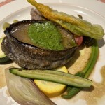 プティマルシェ - 房州産の鮑　右のつくしみたいのはアスパラガスの原種だそうです　ここはお野菜も美味しい