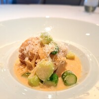 カシータ - ⚫メイン
                    「鶏のグリル  アスパラガスと塩レモンのフリカッセーア」