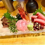 池尻 おわん - 刺身盛り合せ　　いさき、はた、シマエビ、メジマグロ