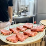 炭火焼肉ホルモンさわいし - 