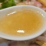 燃えよ麺助 - スープも綺麗