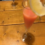 osteria SANZOKU URIVO - 【６種の前菜盛り合わせセット③ドリンク】ピンクグレープフルーツ。