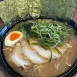 家系ら～めん 陸 - 料理写真: