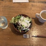 さとうのステーキ - サラダ、コンソメスープ