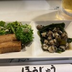 ほうじゅう - 左・さつま揚、右・みいな貝