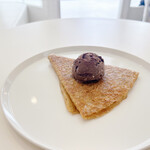 TUTTO - クレープにアーモンドココアジェラート