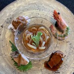 長江SORAE - きくらげ、豚の角煮、海老の紹興酒漬け風？、白身魚（なんの魚だったか失念…）、普通じゃない棒棒鶏←ちょっとスパイス効いてて、とりあえず美味しい