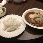 カジュアルイタリアン NidO - デミグラスソースのハンバーグ