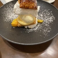 BISTRO DOUBLE -  BISTRO DOUBLE -