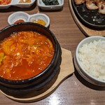 にっこりマッコリ - 韓国風鶏肉じゃが定食