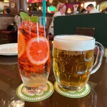 Fineganzu Ba Ando Guriru - レッドレモネードクーラー、生ビール