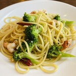 ミオビーノ - エビとブロッコリーのペペロンチーノ