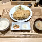 Tonkatsu Narikura - 個人的にはご飯の量がちょうどいい