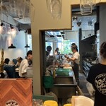 CHILLAX BURGERS&WINE - 店内