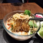 Aguni - 麺リフトアップ